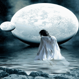 ”White Moon Live Wallpaper